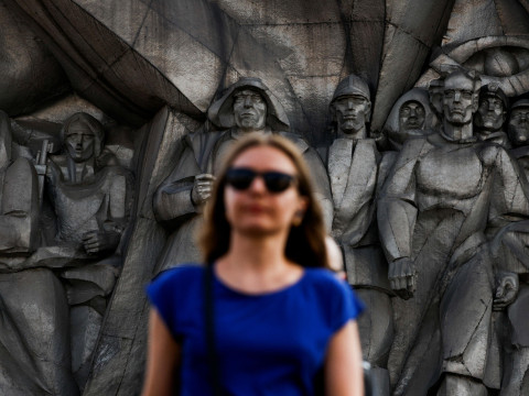 Belarusians are Increasingly Receiving Information from State Media, Press Club Survey Says. Fake News Exposed by Media IQ 