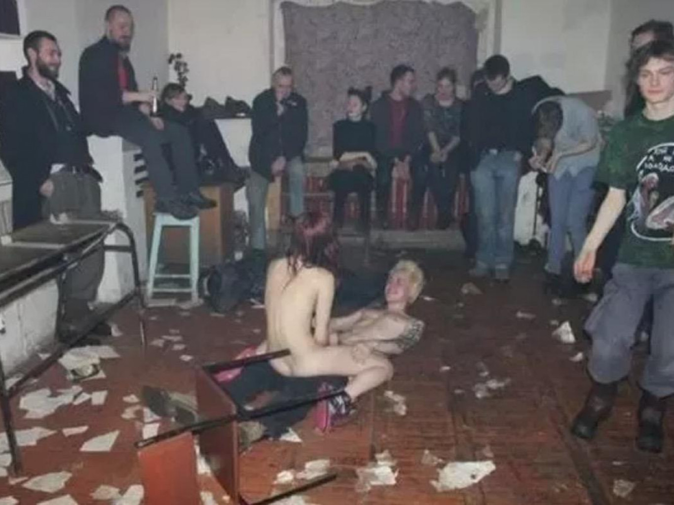 Naked Party was Held at Belarusian Popular Front HQ in 1990.  Fake News Exposed by “Nasha Niva”