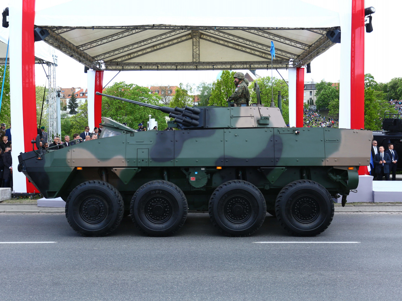 Деньги, которые ЕС выделил Польше, пойдут на закупку оружия? Проверяем предположение политического обозревателя Горина