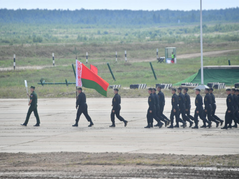 Беларусь снижает траты на оборону и больше вкладывает в социальную сферу. Что не так с этим утверждением