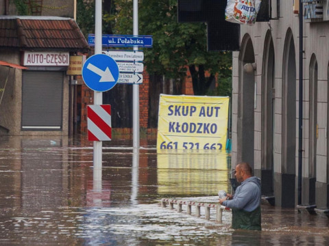 'Polish Citizens Face Flood Aftermath Without Government Assistance', Says Belarus State TV. Claim Fact-checked