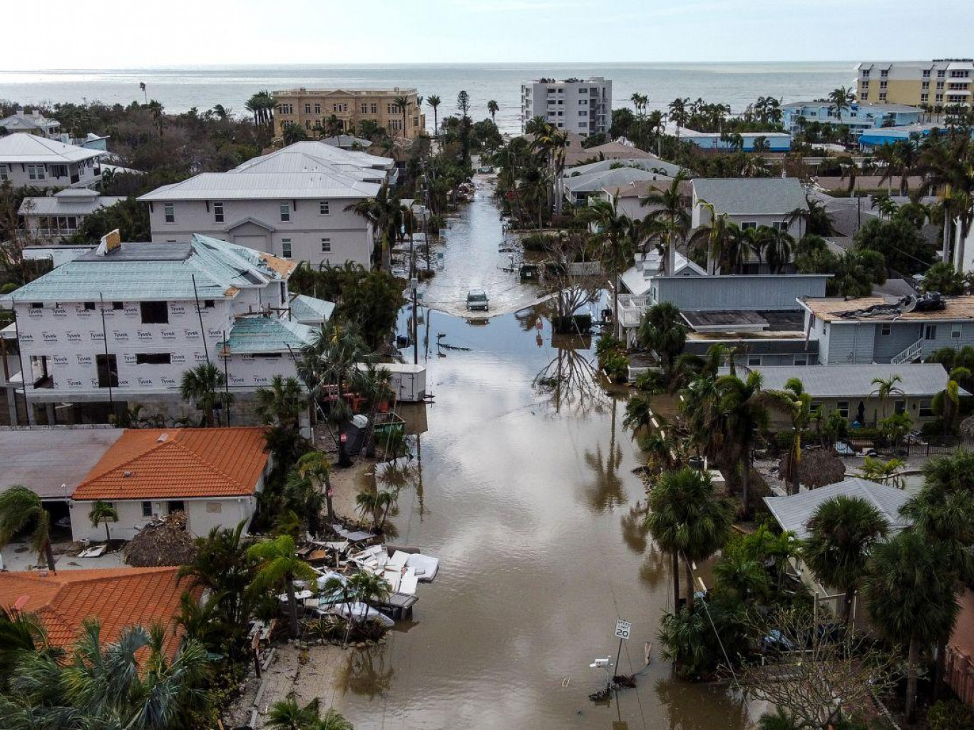 “ZhS Premium” Claims: U.S. Blames Russia for Creating a Hurricane. WTF Found Only Zhirinovsky’s Threats to Flood U.S.A.