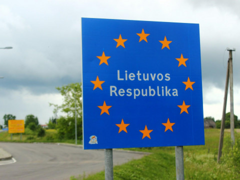 'Almost All Cars Crossing the Lithuanian-Belarusian Border Are Lithuanian.' Words by RT Reporter Fact-Checked