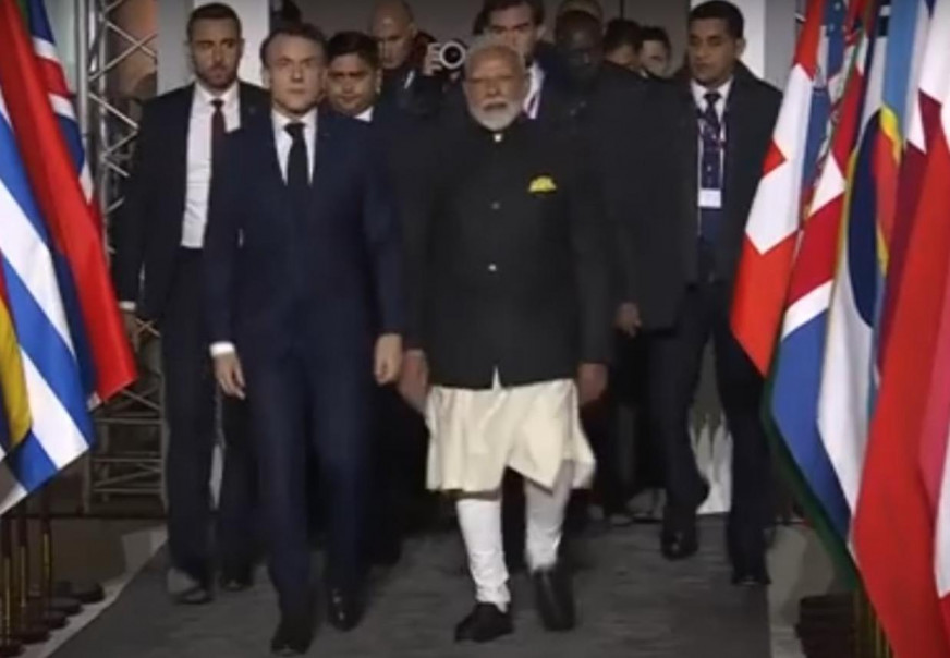 Macron deliberately ignored greeting India's Prime Minister? The WTF team and pro-government media saw different things in the same video