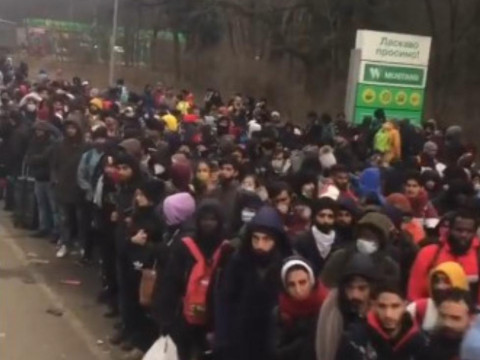 Arab and Indian students fleeing the war were misrepresented as migrants heading to Ukraine. We found the original video