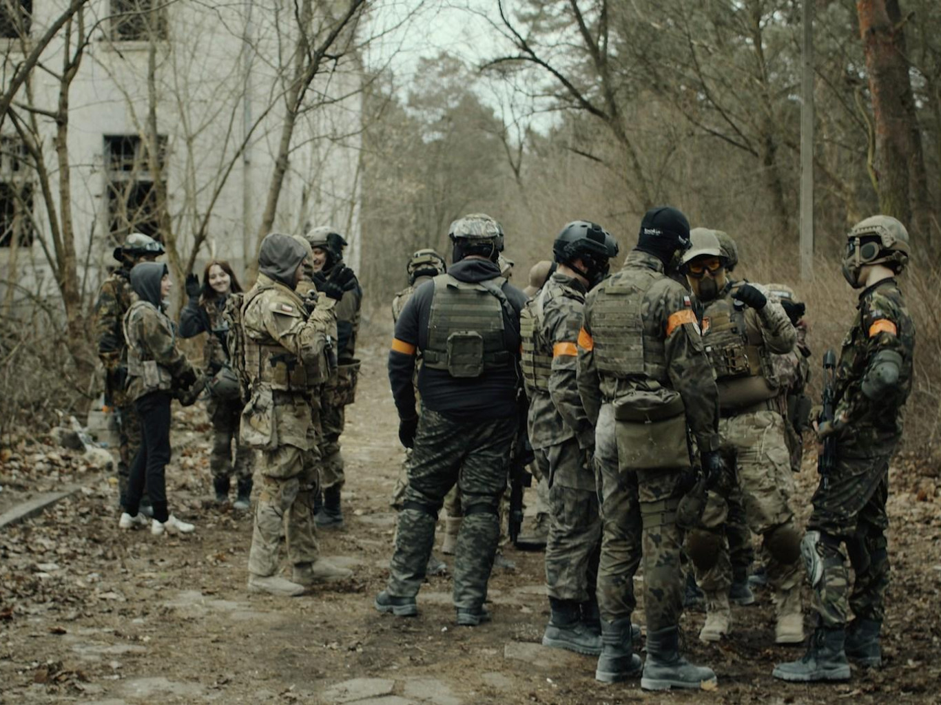 «Анекдот дня»: Телеграм-каналы выдали фотографию с объявлениями из прошлого за актуальную