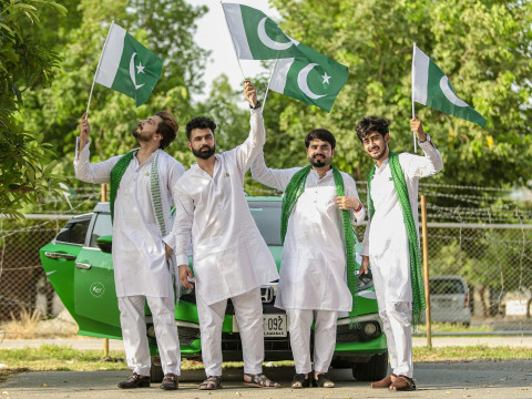 The Interior Ministry reassures: Migrants from Pakistan aren’t coming, and no crimes are being committed. We found both the migrants and the crimes