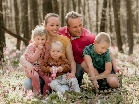 Экспертка БІСД назвала Беларусь апорай сямейных і традыцыйных каштоўнасцяў. Што кажа статыстыка 