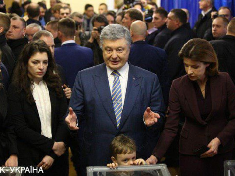 While discussing the “children of the elite,” political scientist Lazutkin “buried” Poroshenko’s grandson