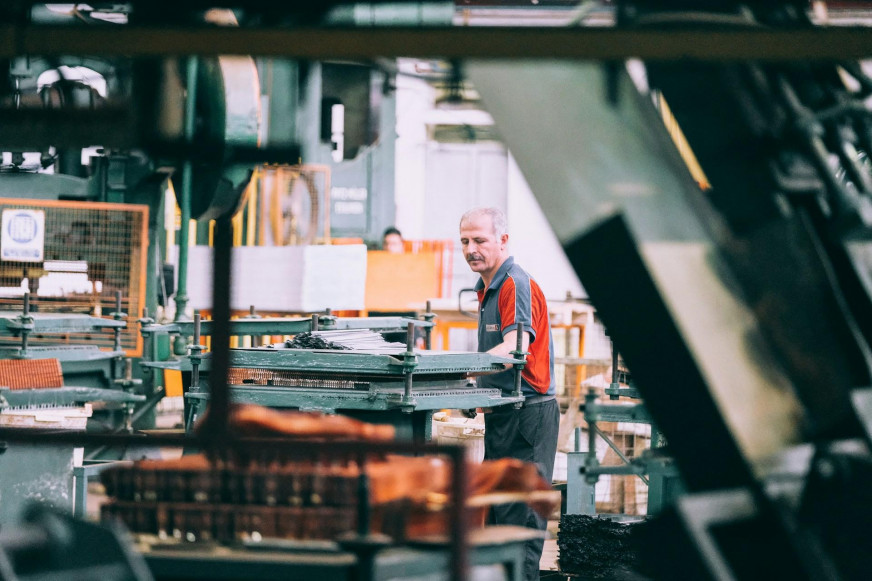 Belarusian industry: upbeat headlines, negative statistics