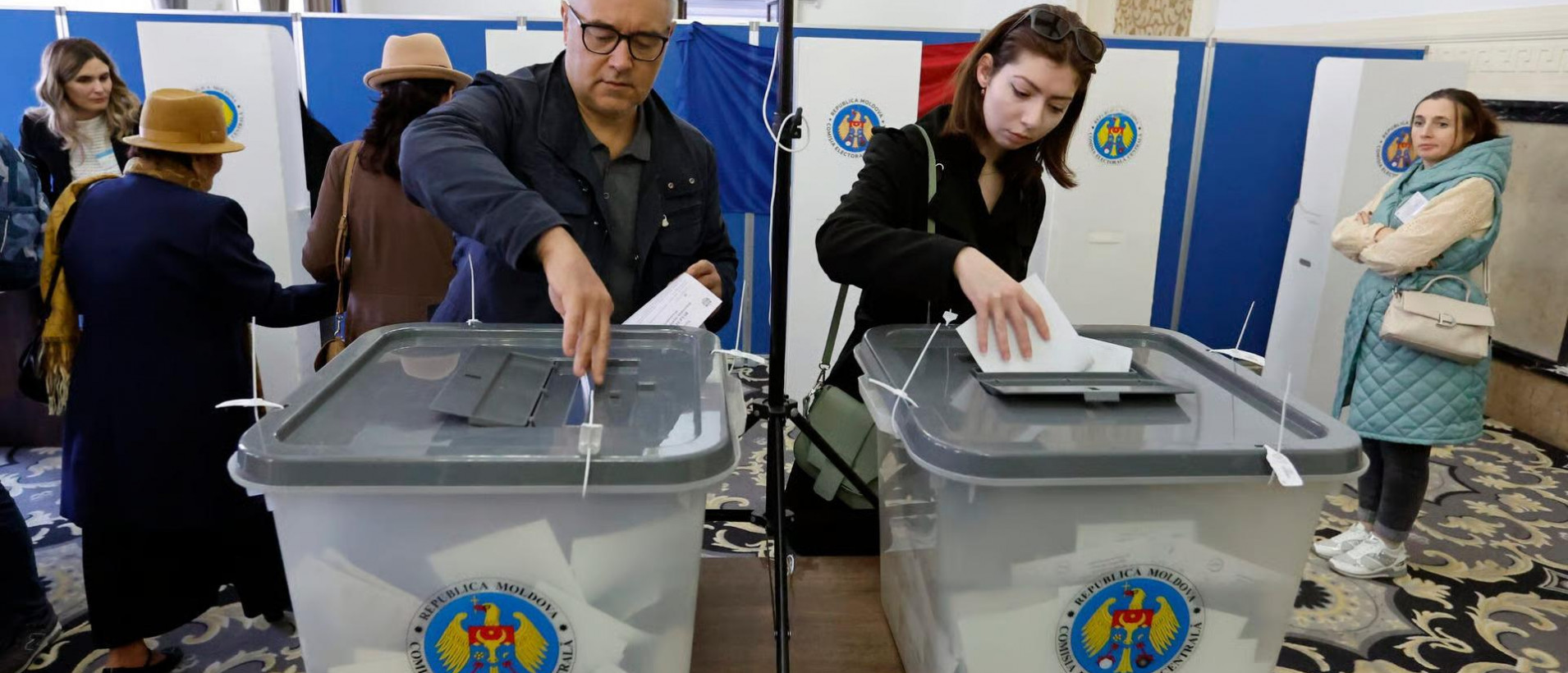 Top fakes of the week 08 October Stretching the truth about the election. How the dean of the Journalism Department exaggerated the popularity of pro-Russian forces in Moldova Aliaksei Bialiaeu claimed that most voters inside the country supported the…