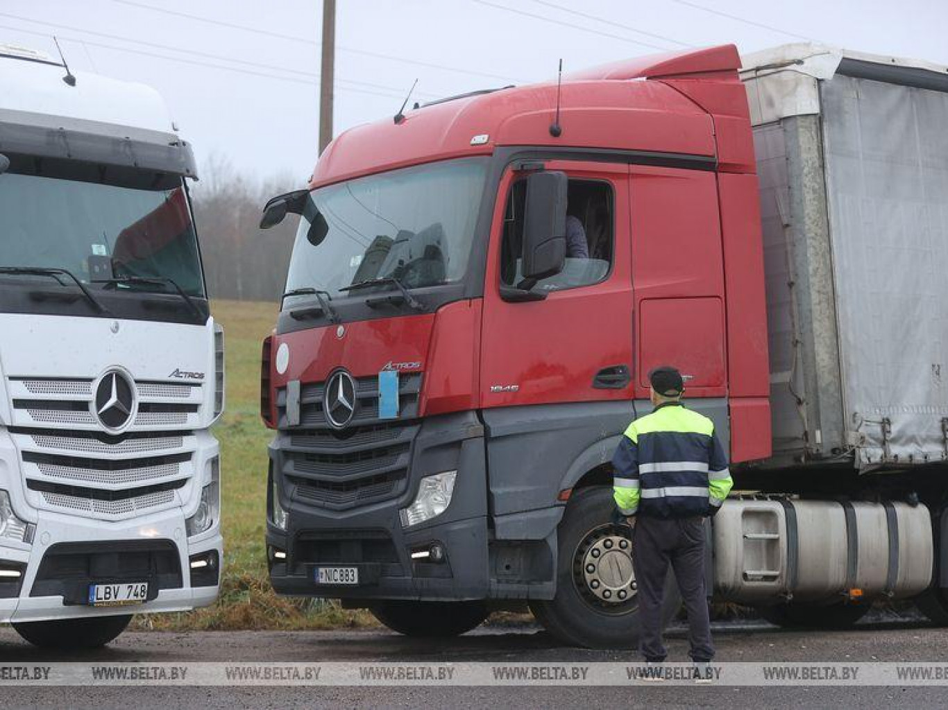Русофобия ударила по прибалтам, или Кто на самом деле взял в заложники литовских дальнобойщиков