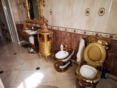 On BT, the mansion of a Russian traffic police officer with a gold toilet was passed off as property owned by businessman Mindich, a friend of Zelensky
