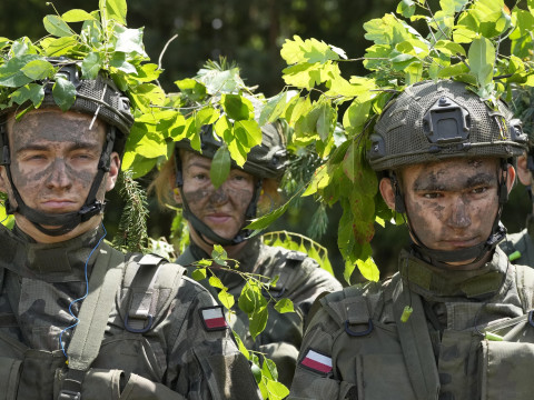 На СТВ польских контрактников назвали наемниками и умолчали, что в Беларуси тоже есть такие военные