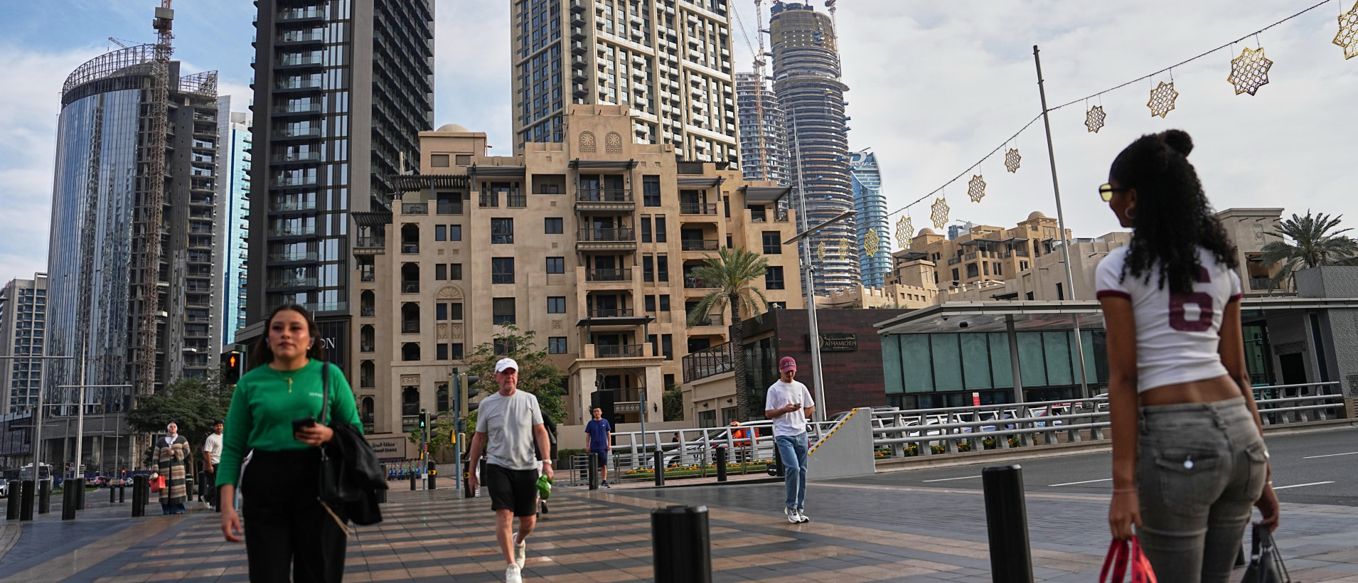 (Un)merciful Belarus: How the state media spin the topic of the Dubai evacuation