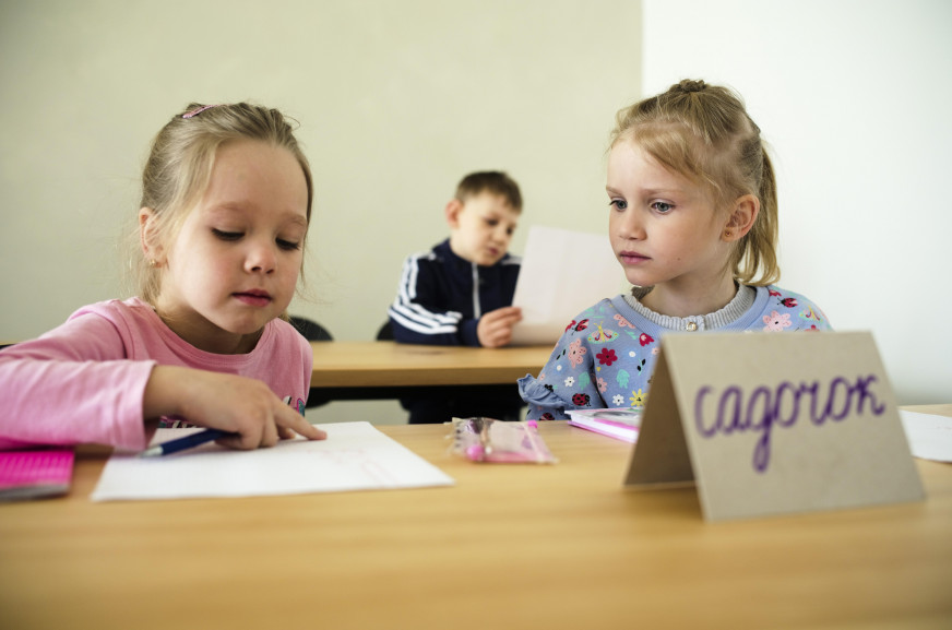 “Ukraine plans to slash parental leave ninefold.” News.by misrepresented the initiative for additional parental leave