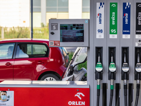 Minskaya Pravda reported on the nonexistent ban on foreigners refueling at Polish gas stations 