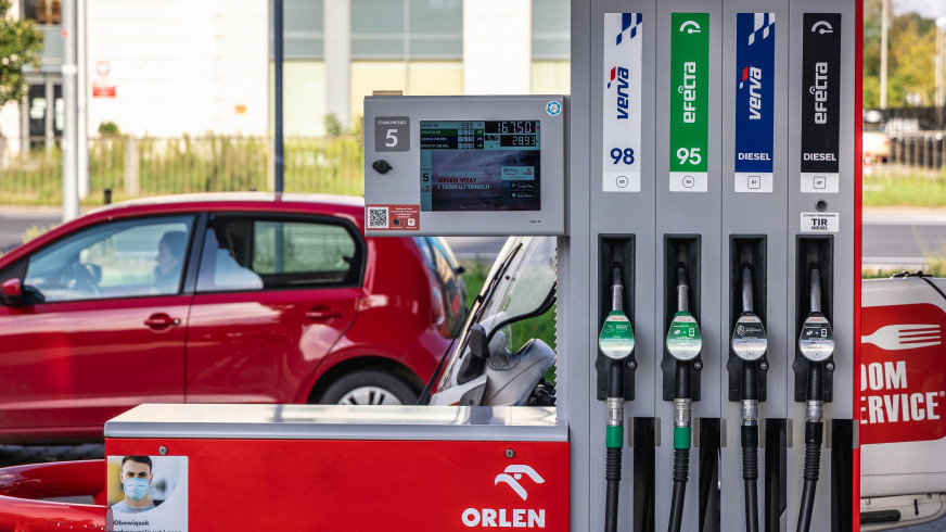 Minskaya Pravda reported on the nonexistent ban on foreigners refueling at Polish gas stations 