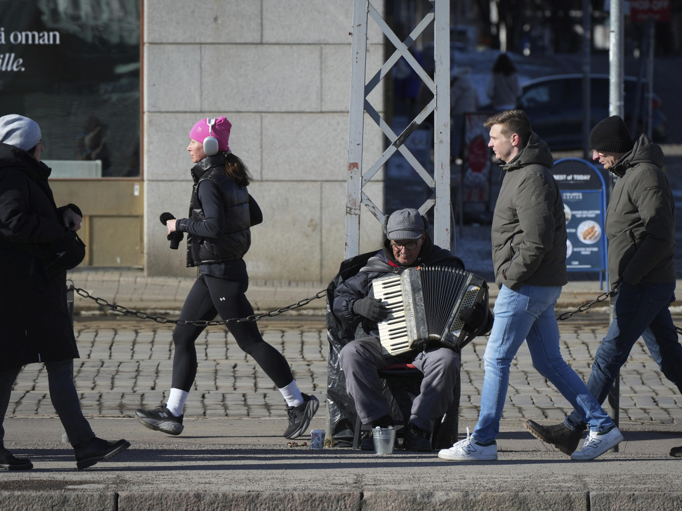 Fakes from Belradio: Lithuanian pensioners are on the edge of subsistence, and a quarter of Latvians have given up their cars