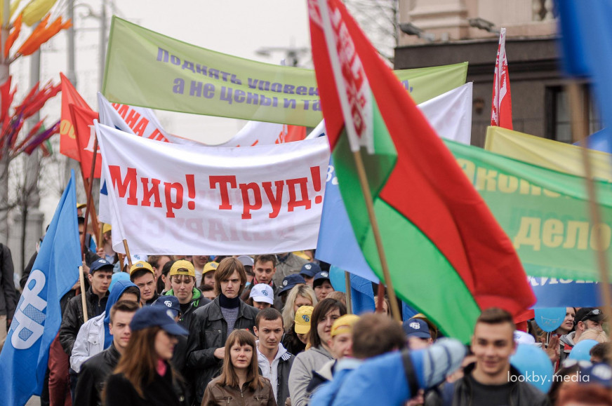 Госць праграмы «Азаронак. Наўпрост» падтрымаў тэзу Лукашэнкі пра дэмакратычнасць Беларусі фэйкавымі звесткамі