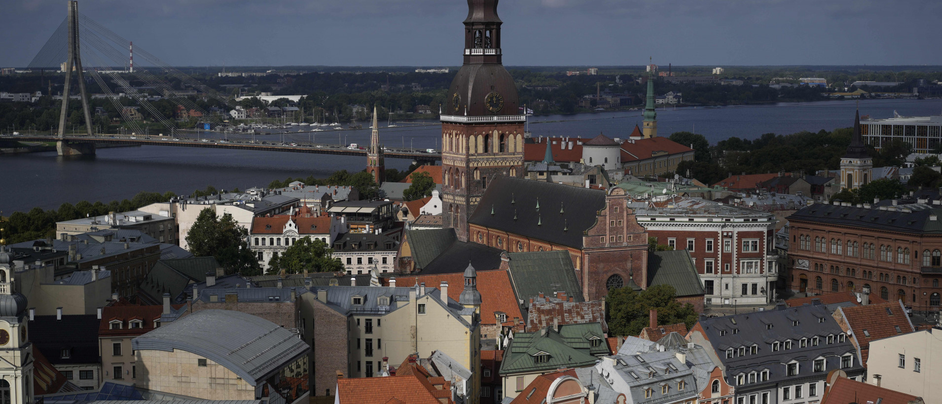 Is one in six Latvians a government official? A Belarus-RTR guest counted doctors, teachers, and the military personnel as bureaucrats