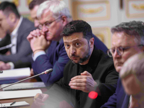 News.by показал график о падении доверия к власти в Украине. Но в исследовании украинцев не опрашивали