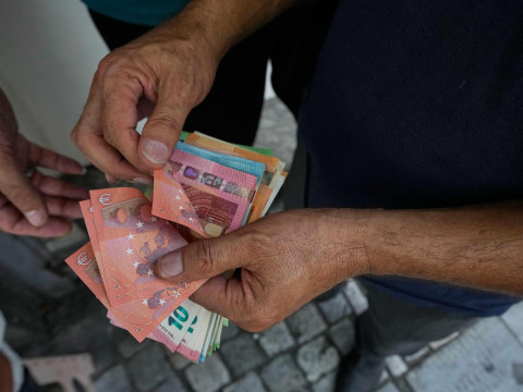 Жыхары краін Балтыі аддаюць Украіне траціну заробку? Вядоўца Беларускага радыё выдаў дапамогу за чатыры з паловай гады за штомесячныя выдаткі