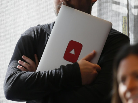 Пасля выдалення каналаў з YouTube Эйсмант заявіў пра «велізарны рост» праглядаў дзяржаўных медыяў на іншых пляцоўках. Праверылі адкрытыя дадзеныя