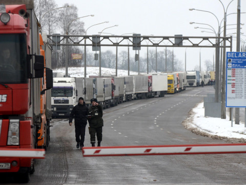 Беларусь винит соседей за очереди на границе с ЕС. Журналист БРЦ съездил на пункт пропуска, чтобы выяснить причину
