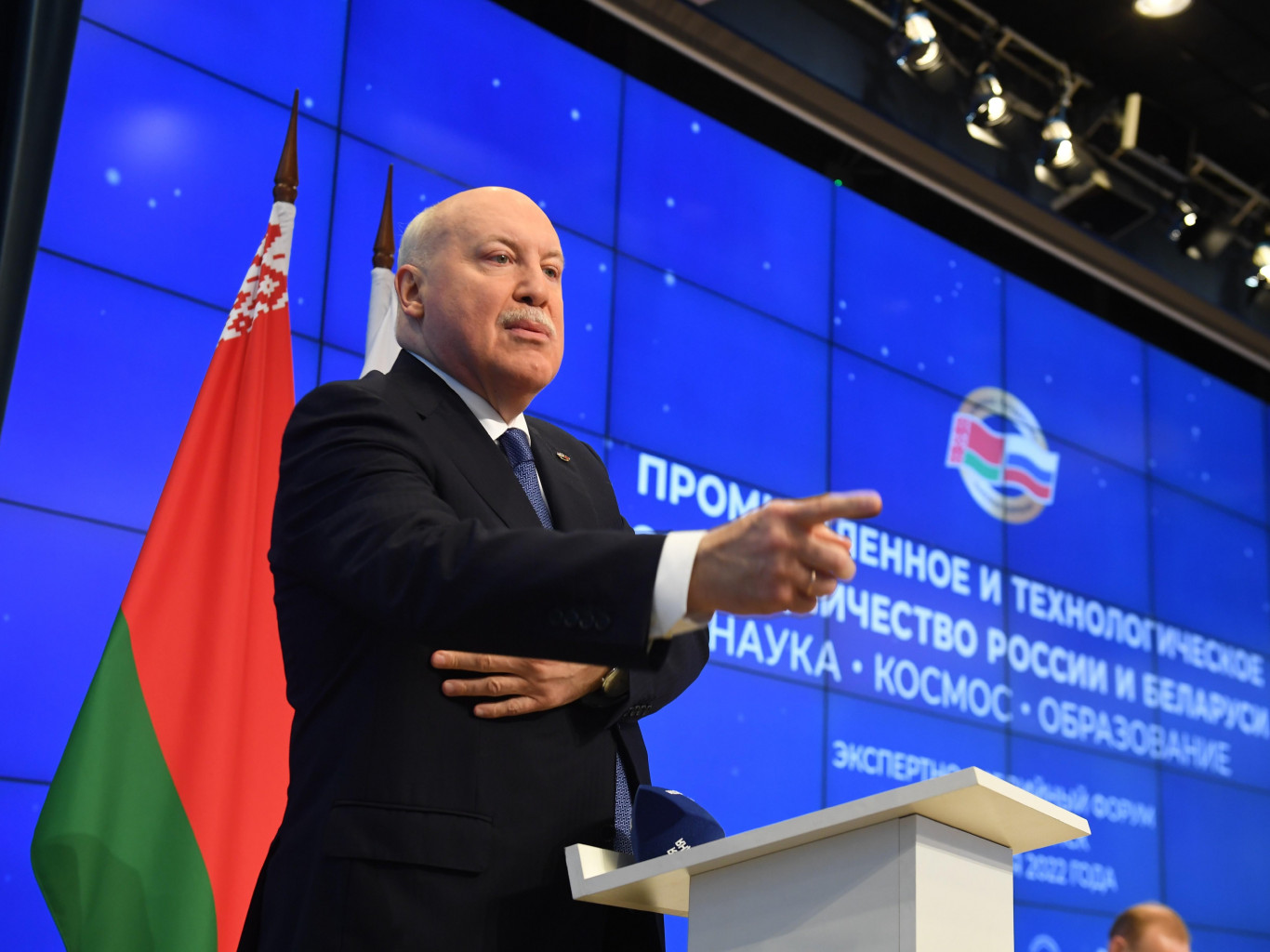 «Будем тратить деньги». Зачем Лукашенко совместный с Россией медиахолдинг?