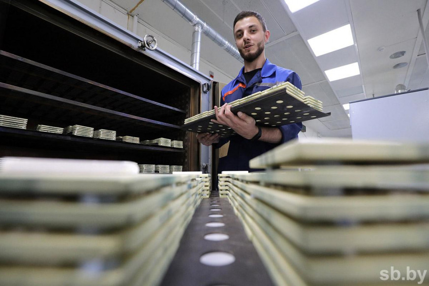 Vitebskiy zavod radiodetaley produces components for the Russian military-industrial complex, including on equipment sourced from the EU